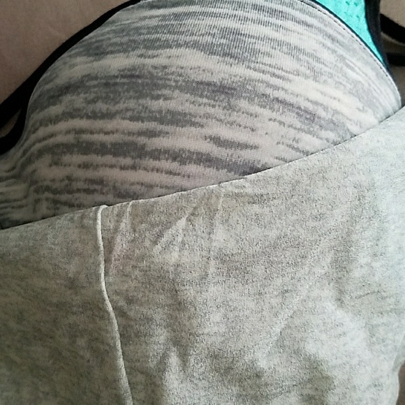 VS Pink Bra/Panty Set - Picture 8 of 8